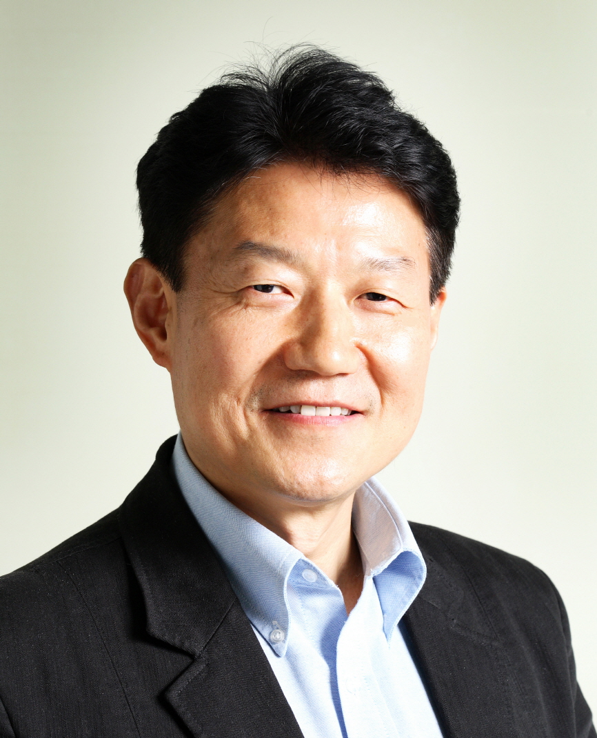 지난 6월 전국을 뒤흔들었던 광우병 논란의 과학적 실체를 밝혀 화제가 됐던 우희종 교수. 그는 “우리 스스로를 속박하는 두려움에서 벗어나야 한다”고 말한다.